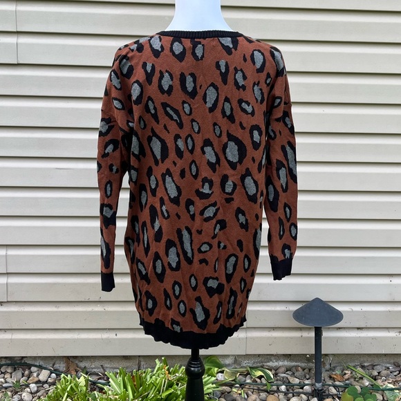 NWT Yomoko Brown Leopard Print V-Neck Tunic Sweater - Picture 6 of 7